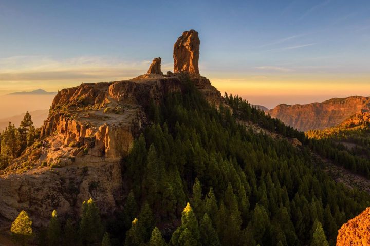 roque nublo hike sunset views